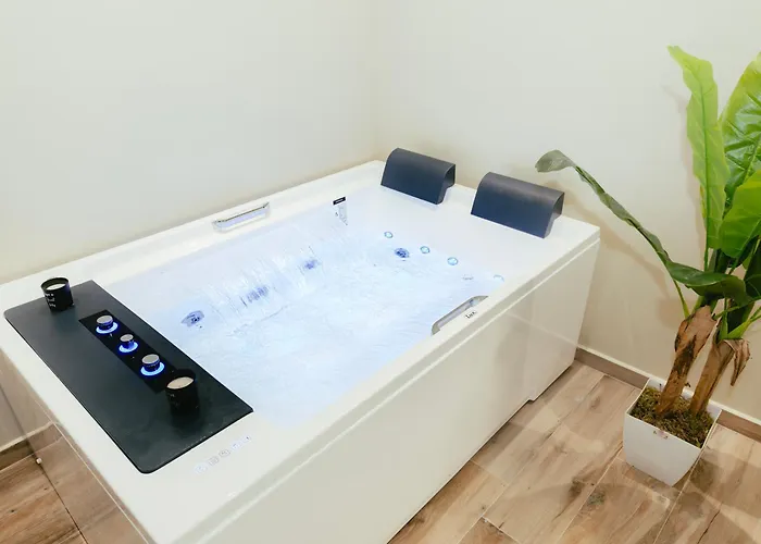 아파트 Luxury With Hot Tub - The Nest *