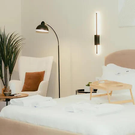 דירה Luxury With Hot Tub - The Nest *