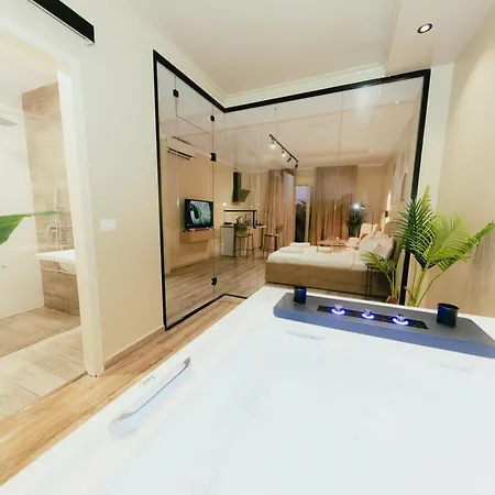 Luxury With Hot Tub - The Nest דירה *