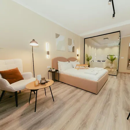 דירה Luxury With Hot Tub - The Nest טיראנה