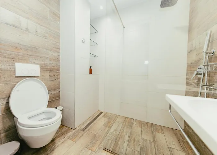 Luxury With Hot Tub - The Nest 公寓 地拉那